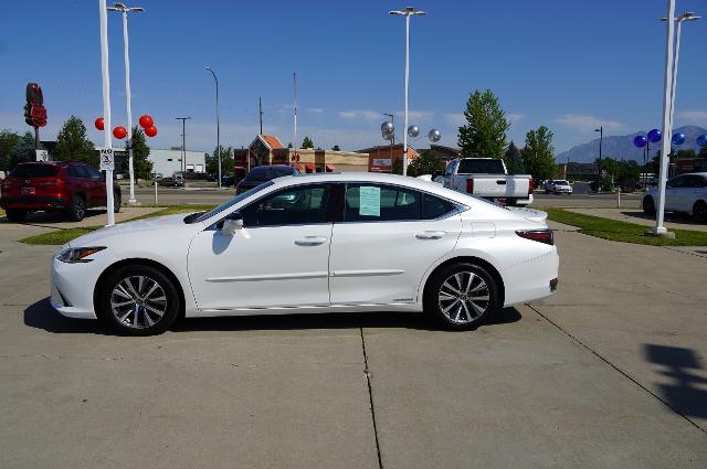 2021 Lexus ES 300h Vehicle Photo in Riverdale, UT 84405