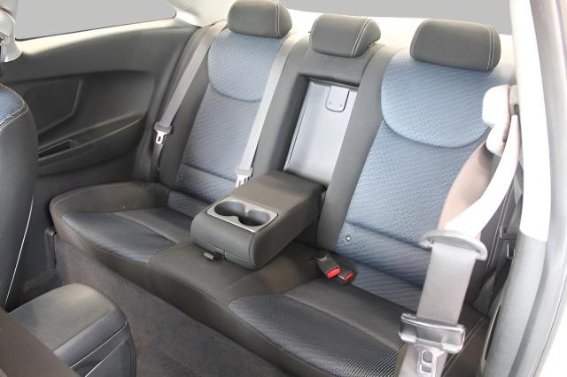 2013 Hyundai ELANTRA Coupe Vehicle Photo in Green Bay, WI 54304