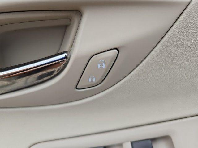 2015 Buick LaCrosse Vehicle Photo in Pleasant Hills, PA 15236