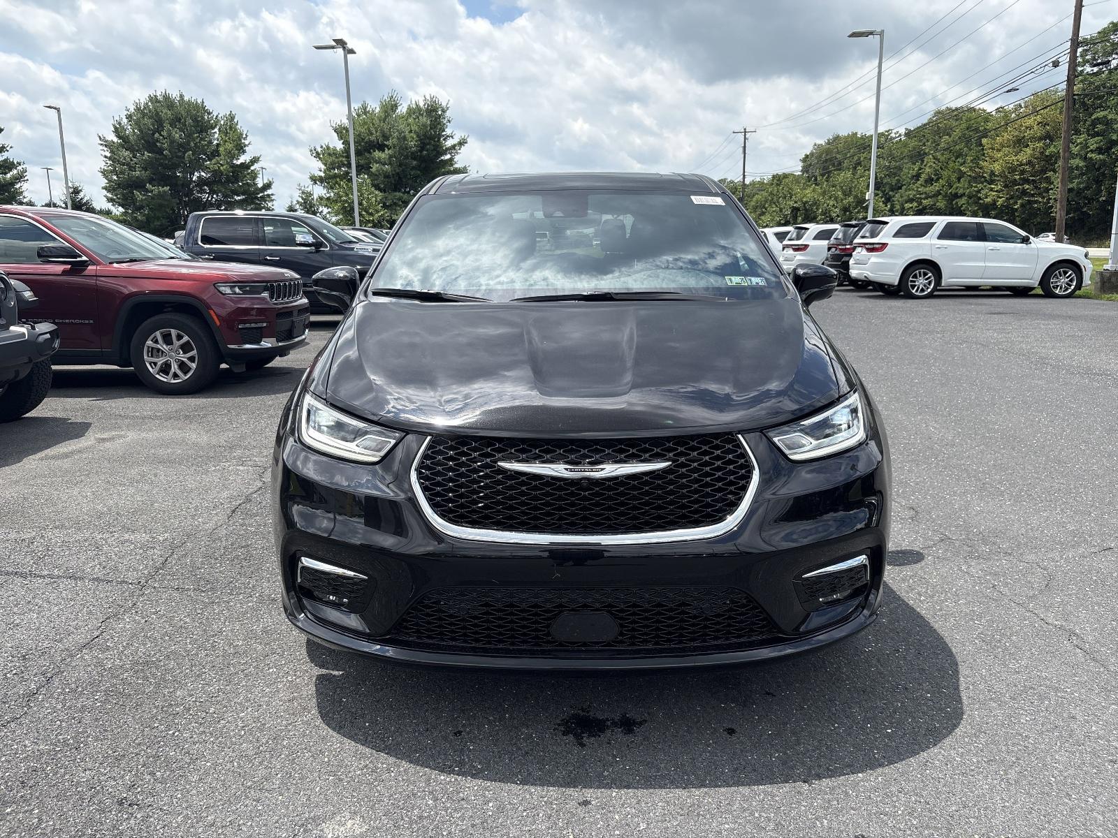 2025 Chrysler Pacifica Vehicle Photo in Mechanicsburg, PA 17050-1707