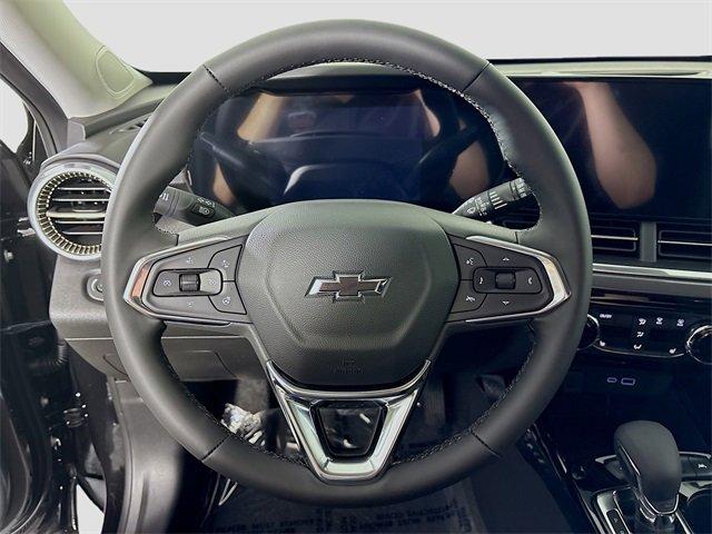 2025 Chevrolet Trax Vehicle Photo in PUYALLUP, WA 98371-4149