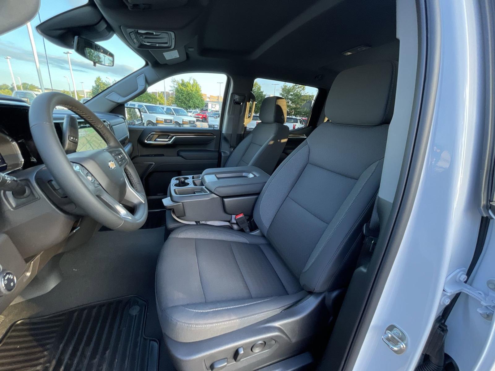 2024 Chevrolet Silverado 1500 Vehicle Photo in BENTONVILLE, AR 72712-4322