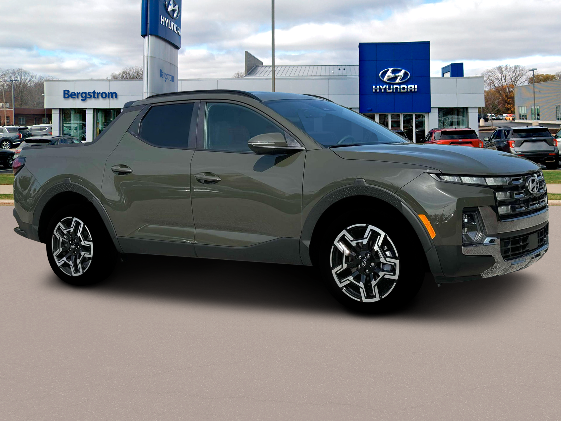 2025 Hyundai SANTA CRUZ Vehicle Photo in Green Bay, WI 54304