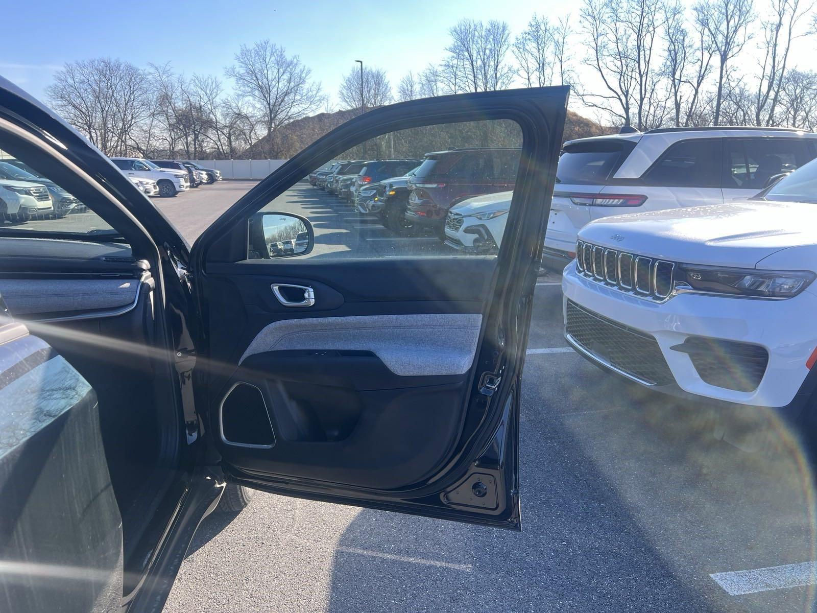 2025 Jeep Compass Vehicle Photo in Mechanicsburg, PA 17050-1707