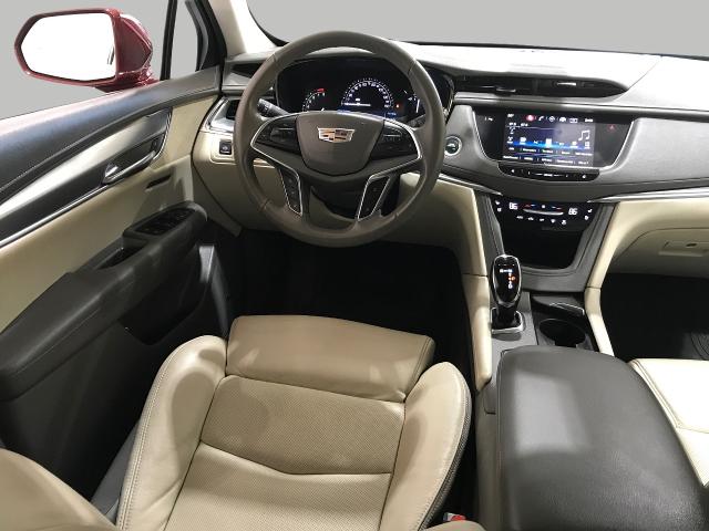 2017 Cadillac XT5 Vehicle Photo in GREEN BAY, WI 54303-3330