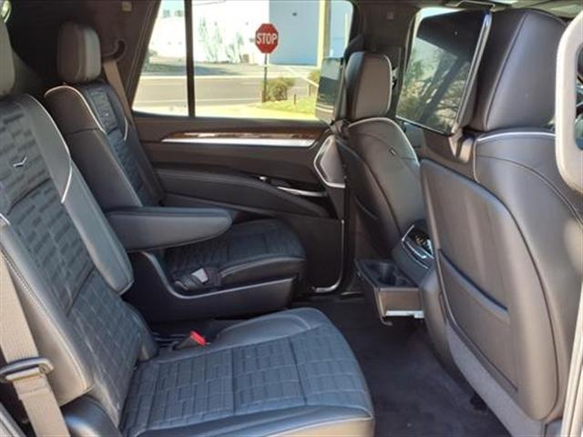 2025 Cadillac Escalade Vehicle Photo in TAMPA, FL 33612-3404