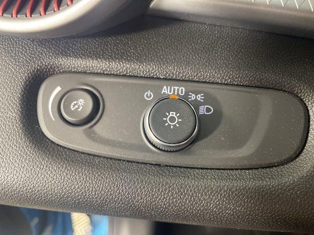 2025 Chevrolet Trax Vehicle Photo in PHOENIX, AZ 85014-3381