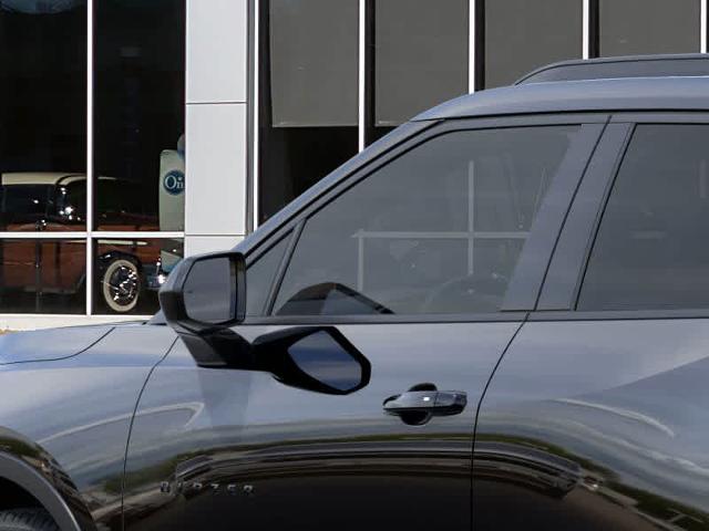 2025 Chevrolet Blazer Vehicle Photo in MOON TOWNSHIP, PA 15108-2571