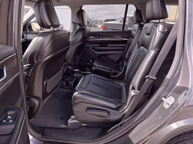 2023 Jeep Grand Cherokee L Vehicle Photo in NEDERLAND, TX 77627-8017