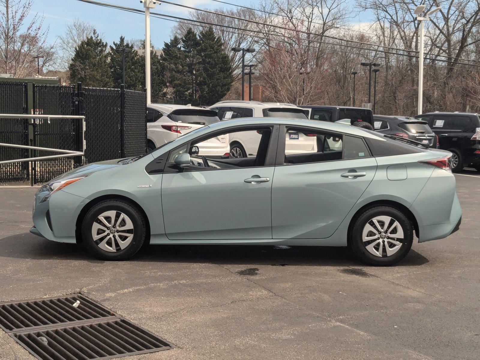 2016 Toyota Prius Vehicle Photo in Cockeysville, MD 21030-2508