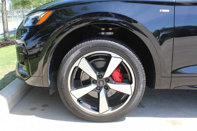 2024 Audi Q5 Vehicle Photo in HOUSTON, TX 77090