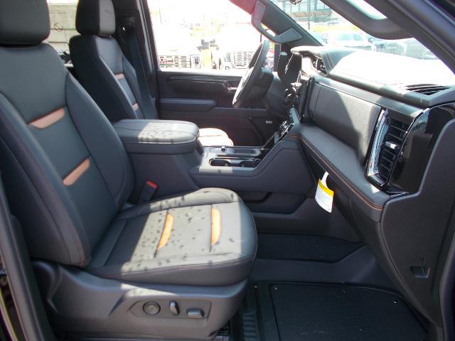 2025 GMC Sierra 2500 HD Vehicle Photo in LOWELL, MA 01852-4336