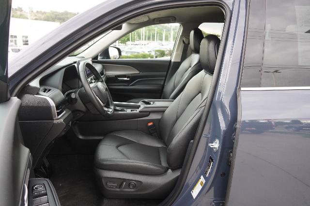 2024 Toyota Grand Highlander Vehicle Photo in Riverdale, UT 84405