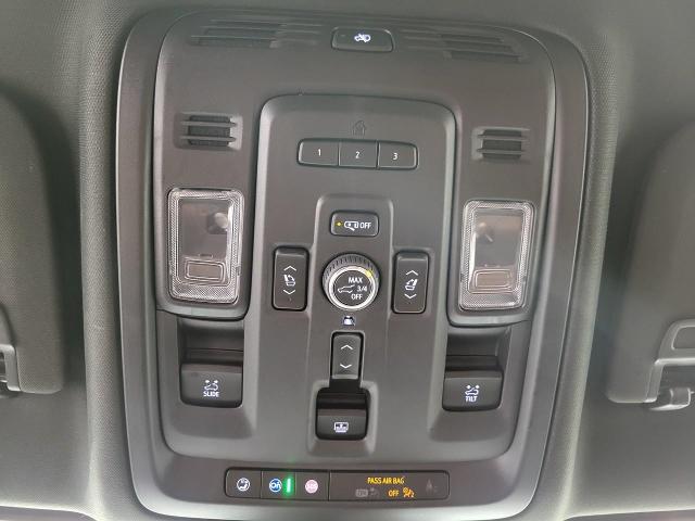 2023 GMC Yukon XL Vehicle Photo in Neenah, WI 54956