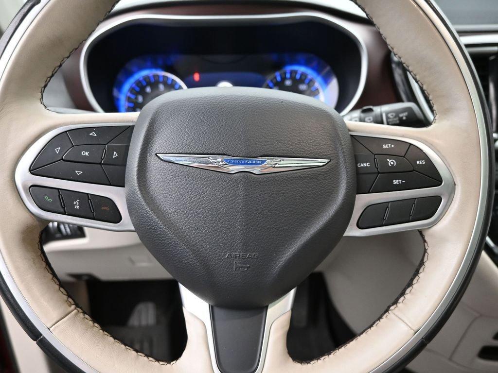 2019 Chrysler Pacifica Vehicle Photo in Marion, IA 52302