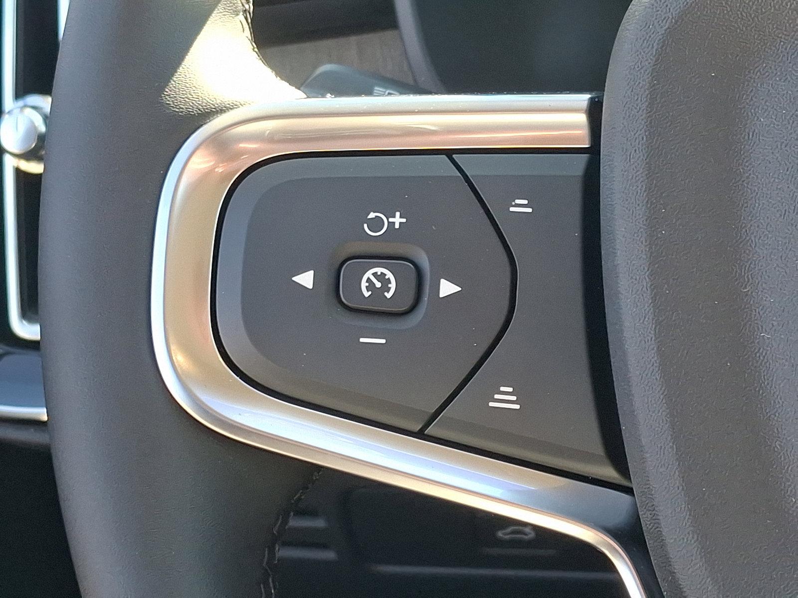2025 Volvo XC40 Vehicle Photo in Trevose, PA 19053