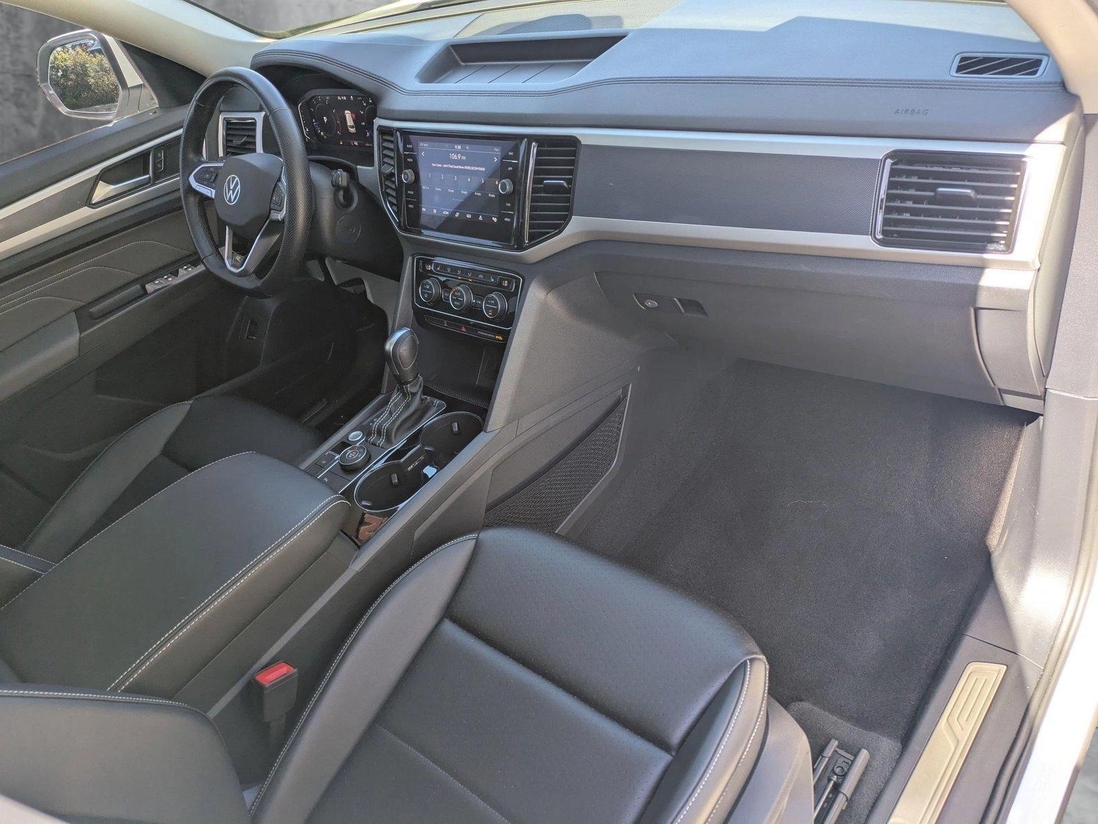 2022 Volkswagen Atlas Vehicle Photo in Sarasota, FL 34231