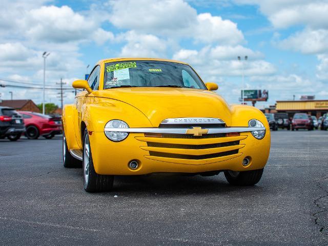 2004 Chevrolet SSR Vehicle Photo in MADISON, IN 47250-1611