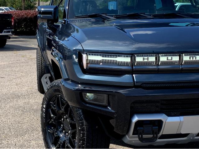 2025 GMC HUMMER EV Pickup Vehicle Photo in BEAUFORT, SC 29906-4218