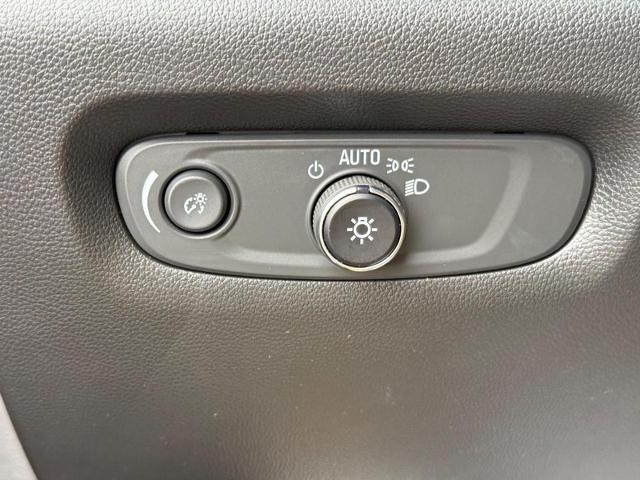 2023 Chevrolet Traverse Vehicle Photo in COLUMBIA, MO 65203-3903
