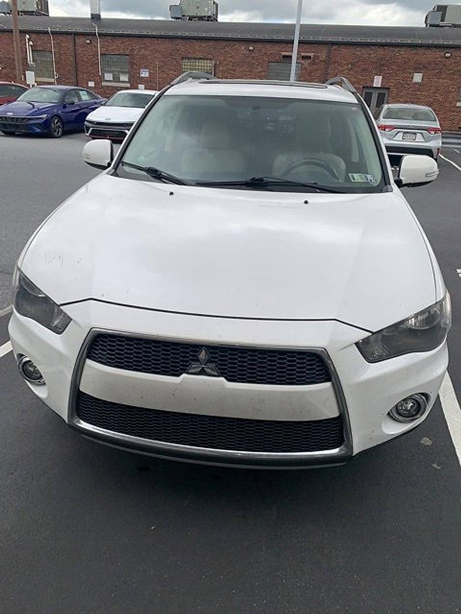 2013 Mitsubishi Outlander Vehicle Photo in Harrisburg, PA 17111
