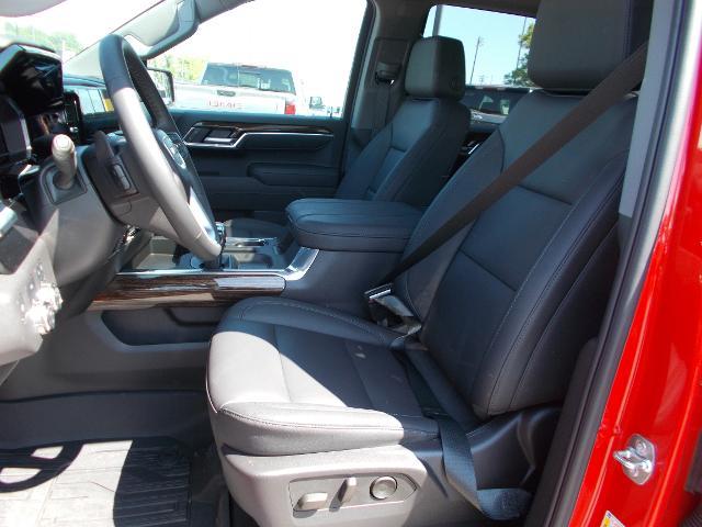 2025 GMC Sierra 1500 Vehicle Photo in LOWELL, MA 01852-4336