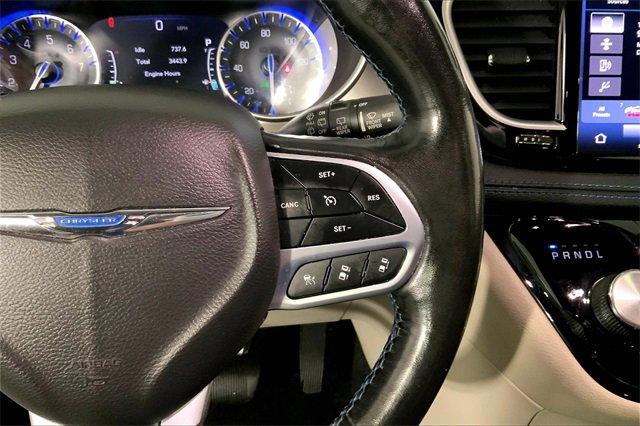 2021 Chrysler Pacifica Vehicle Photo in KANSAS CITY, MO 64114-4502