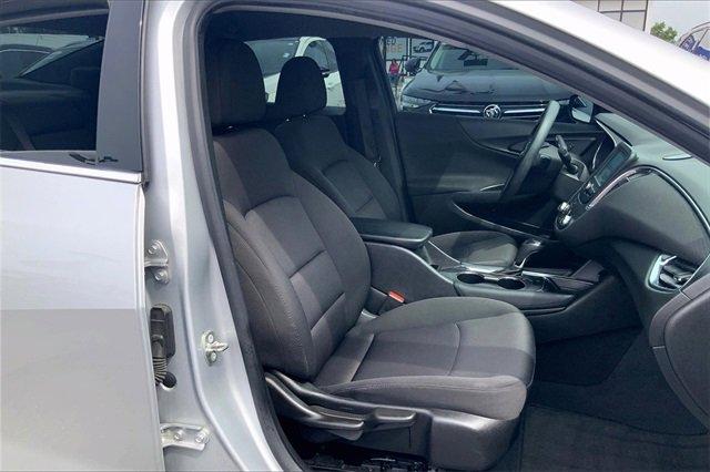 2018 Chevrolet Malibu Vehicle Photo in INDEPENDENCE, MO 64055-1377