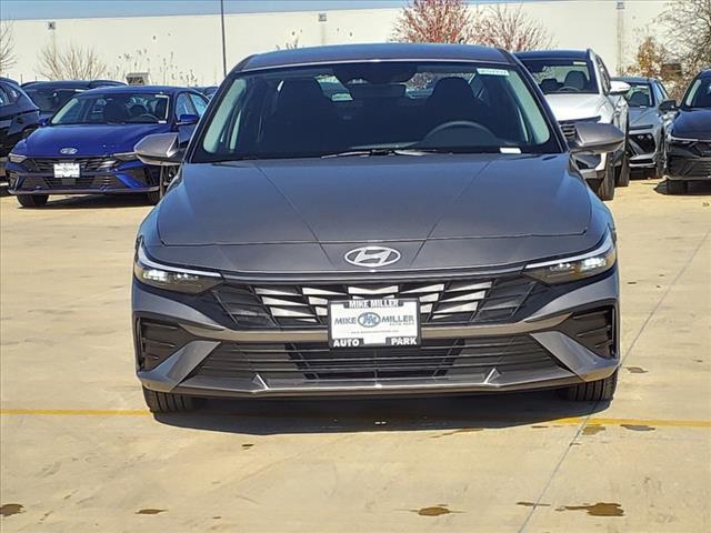 2024 Hyundai ELANTRA Vehicle Photo in Peoria, IL 61615