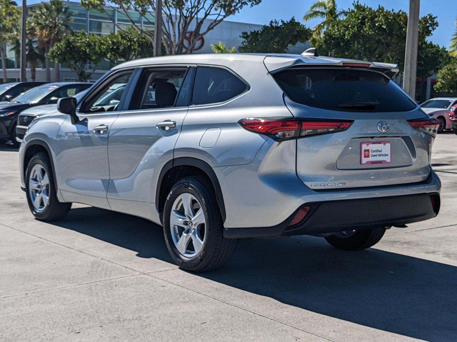 2022 Toyota Highlander Vehicle Photo in Davie, FL 33331