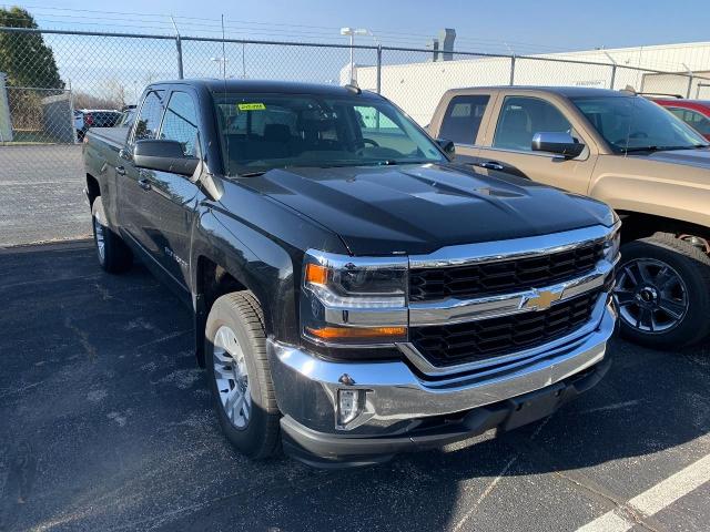 2017 Chevrolet Silverado 1500 Vehicle Photo in APPLETON, WI 54914-4656