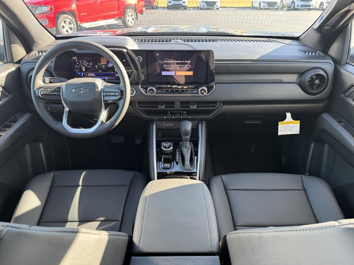 2025 Chevrolet Colorado Vehicle Photo in BOONVILLE, IN 47601-9633