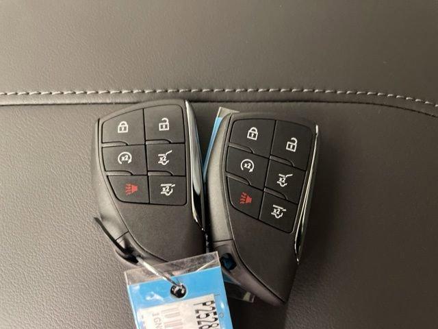 2025 Chevrolet Suburban Vehicle Photo in PHOENIX, AZ 85014-3381