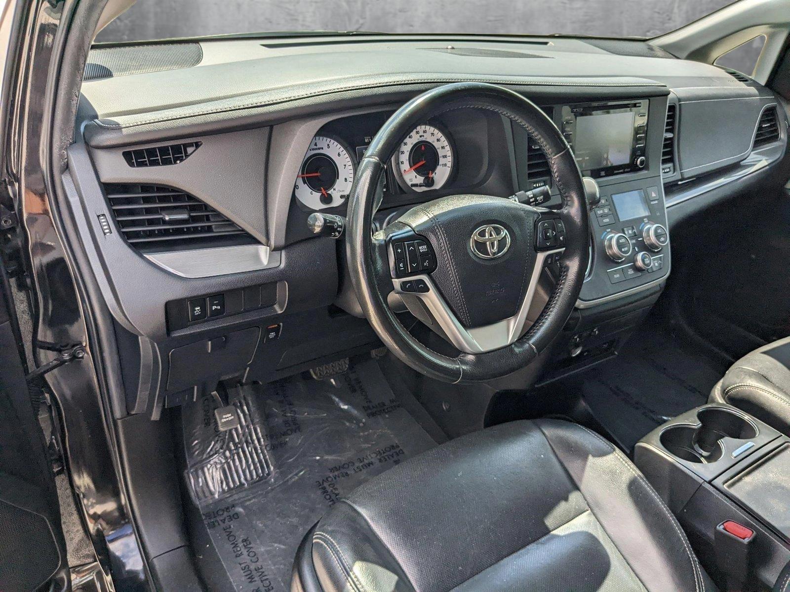 2020 Toyota Sienna Vehicle Photo in Davie, FL 33331