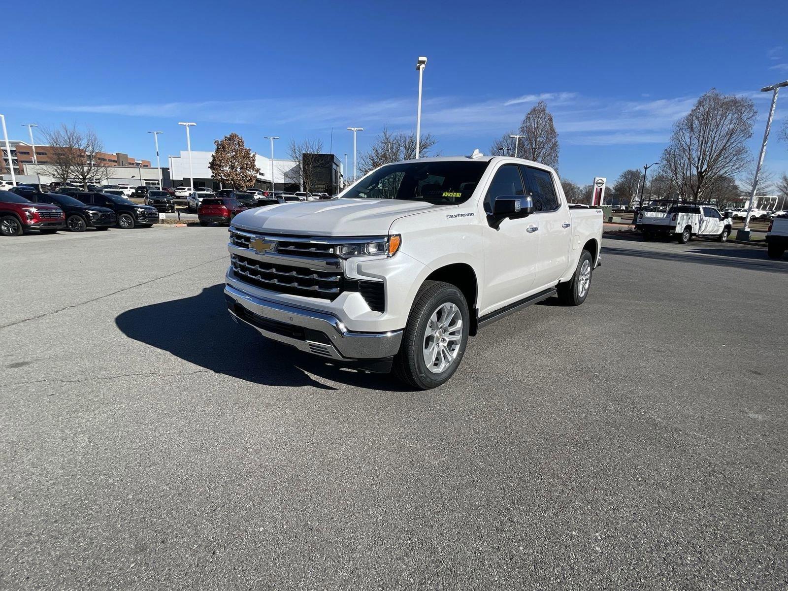 2025 Chevrolet Silverado 1500 Vehicle Photo in BENTONVILLE, AR 72712-4322