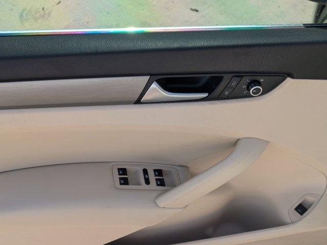 2015 Volkswagen Passat Vehicle Photo in SELMA, TX 78154-1460