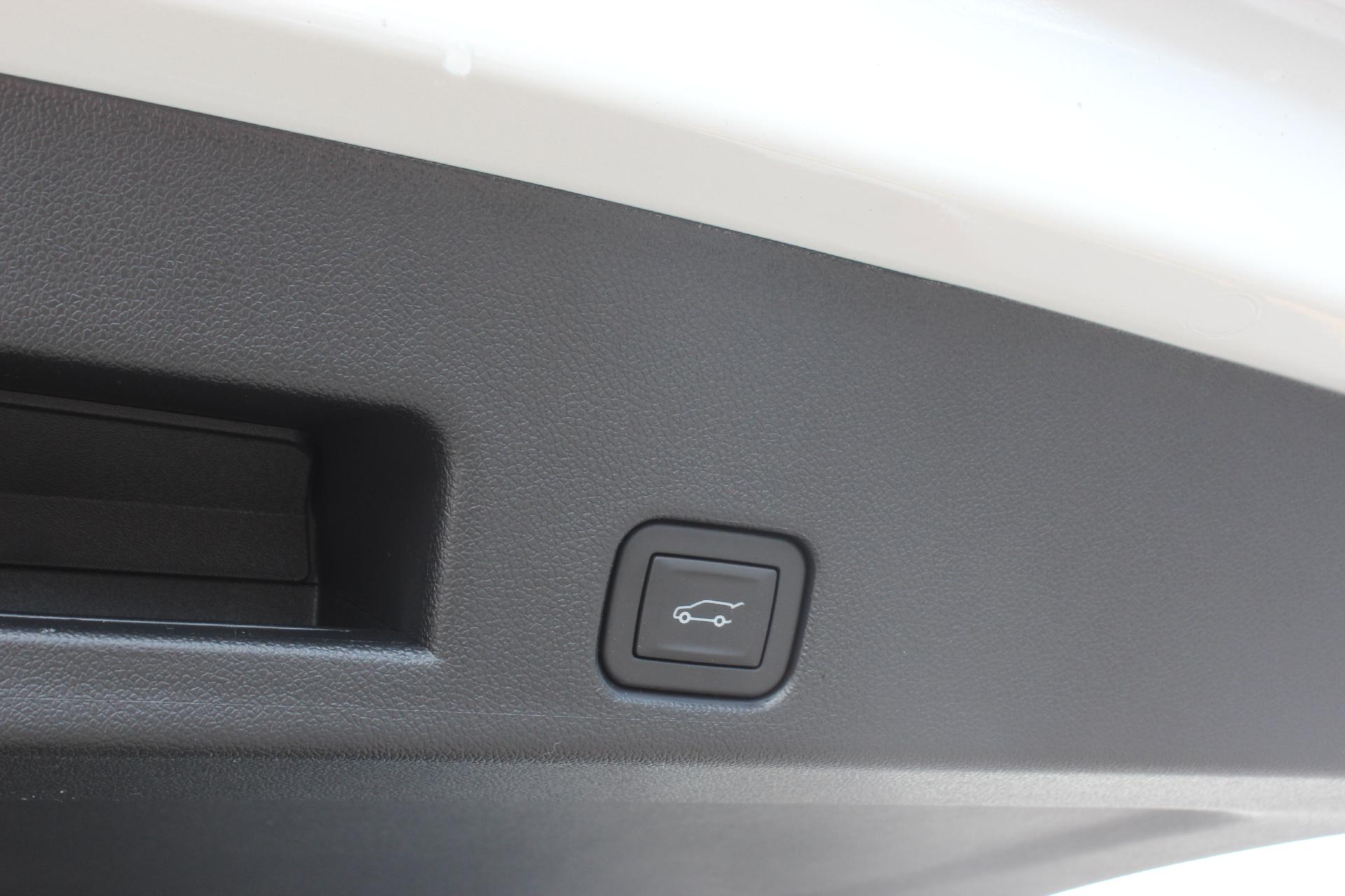 2025 GMC Acadia Vehicle Photo in AURORA, CO 80012-4011