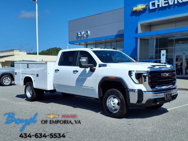 2025 GMC Sierra 3500 HD Chassis Cab Vehicle Photo in EMPORIA, VA 23847-1235