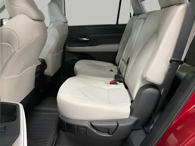 2025 Toyota Grand Highlander Vehicle Photo in Oshkosh, WI 54904