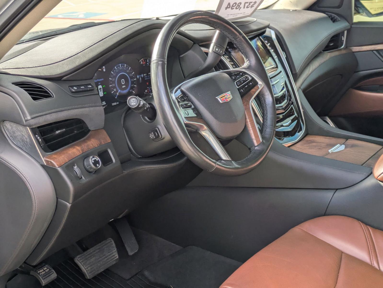 2020 Cadillac Escalade Vehicle Photo in SELMA, TX 78154-1460