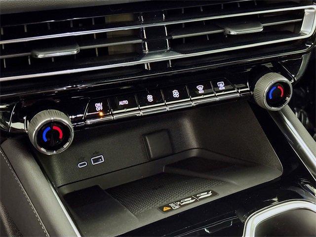 2025 Chevrolet Traverse Vehicle Photo in PUYALLUP, WA 98371-4149