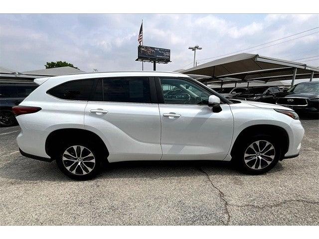 2023 Toyota Highlander Vehicle Photo in San Antonio, TX 78230