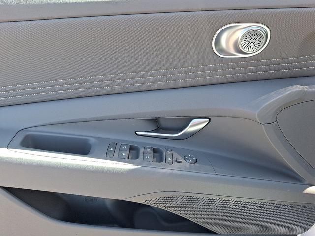 2025 Hyundai ELANTRA Vehicle Photo in Philadelphia, PA 19116