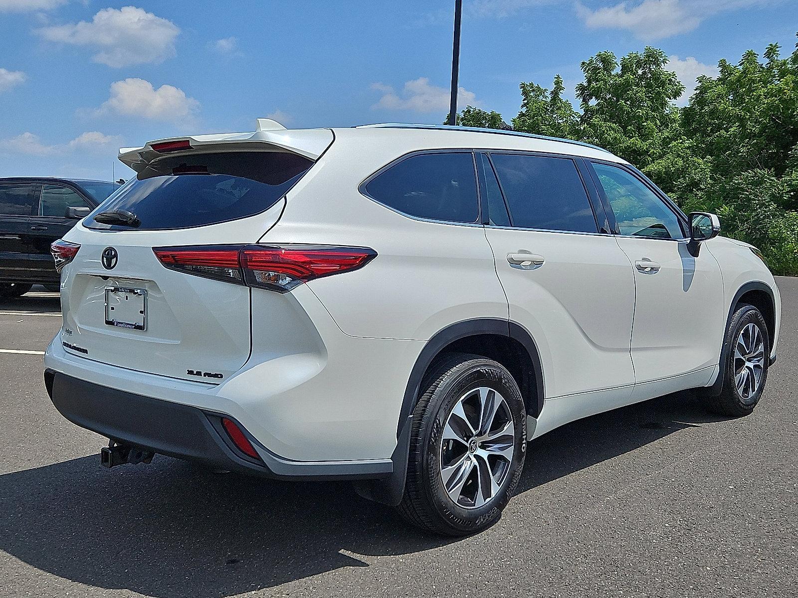 2021 Toyota Highlander Vehicle Photo in Trevose, PA 19053