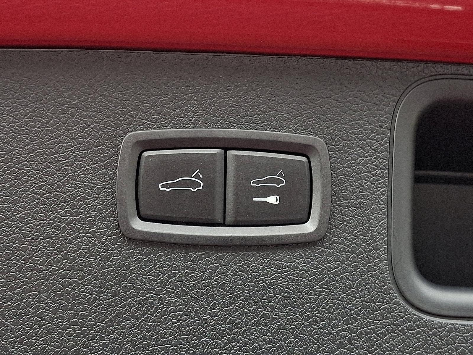 2024 Porsche Macan Vehicle Photo in Mechanicsburg, PA 17050-2306