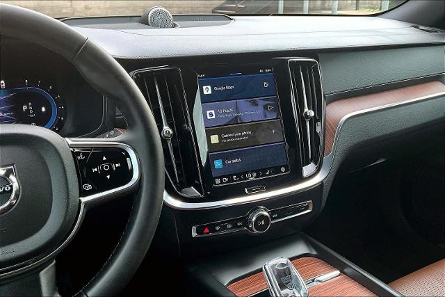 2024 Volvo V60 Cross Country Vehicle Photo in Houston, TX 77007