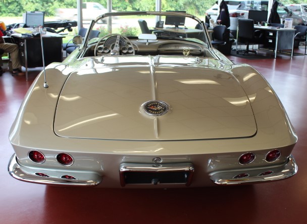 1962 Chevrolet CORVETTE Vehicle Photo in NORTHAMPTON, MA 01060-1120