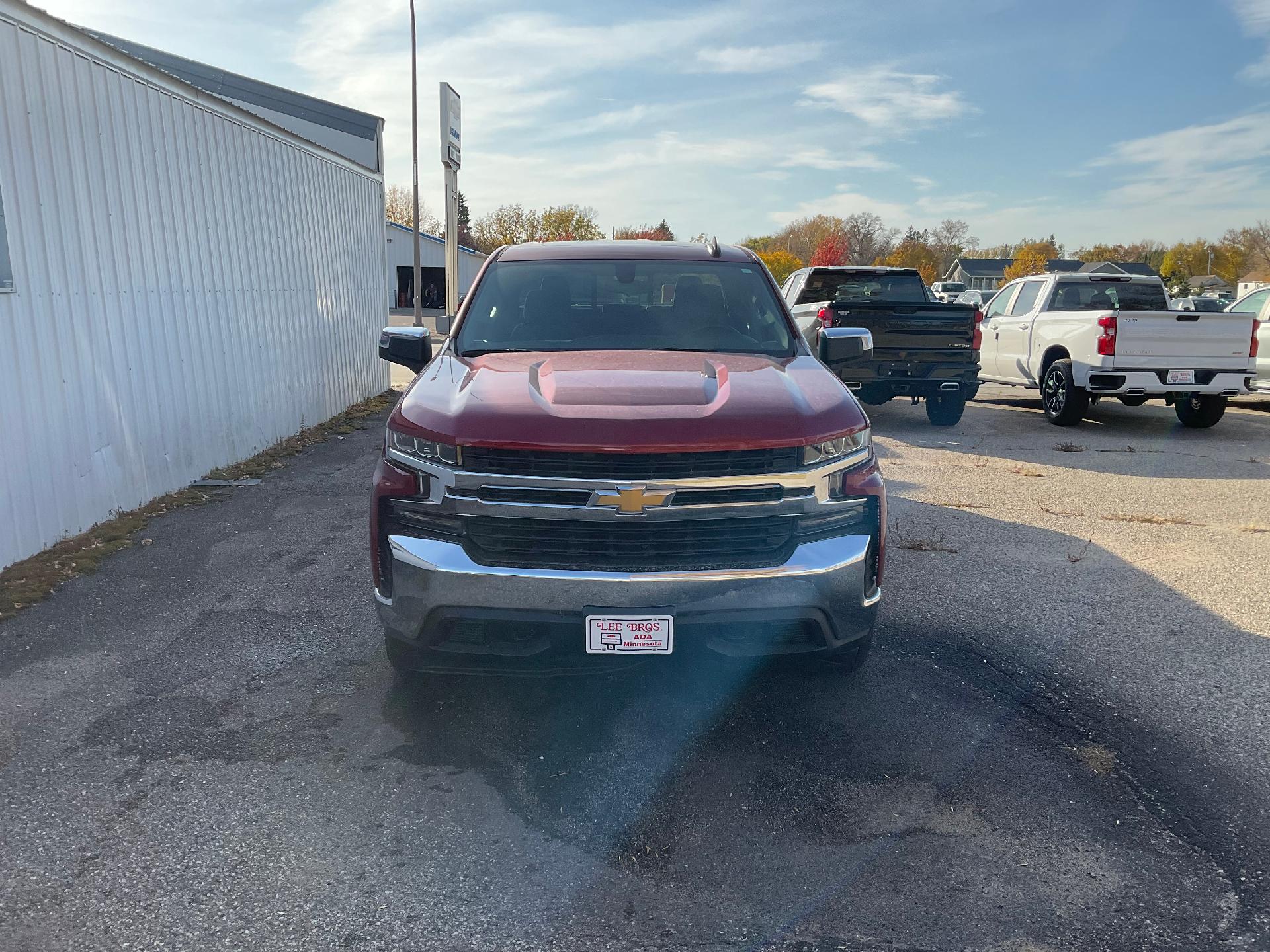 Used 2020 Chevrolet Silverado 1500 LT with VIN 1GCUYDED4LZ111731 for sale in Ada, Minnesota