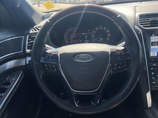 2017 Ford Explorer Vehicle Photo in Cedar Rapids, IA 52402