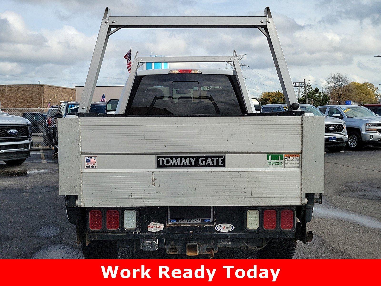 2017 Ford Super Duty F-250 SRW Vehicle Photo in Saint Charles, IL 60174